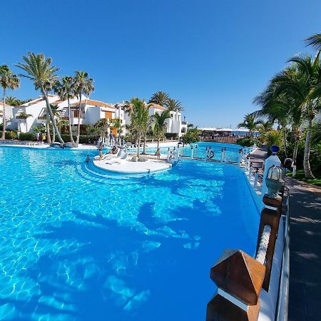Studio Apartment No 1 Directly On The Beach And Sea, Terrace, Heated Pool, Wifi Playa de las Americas  Luaran gambar