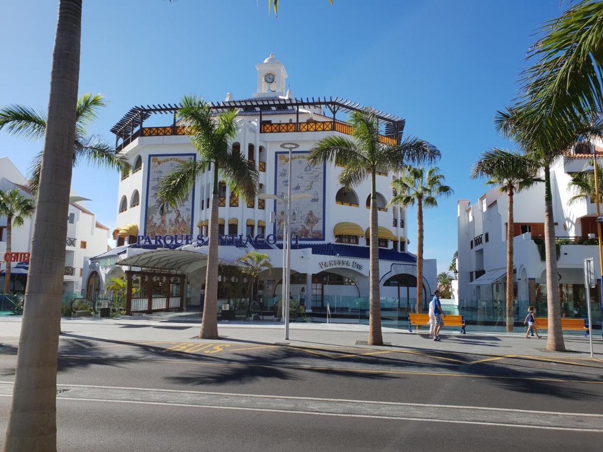 Studio Apartment No 1 Directly On The Beach And Sea, Terrace, Heated Pool, Wifi Playa de las Americas  Luaran gambar