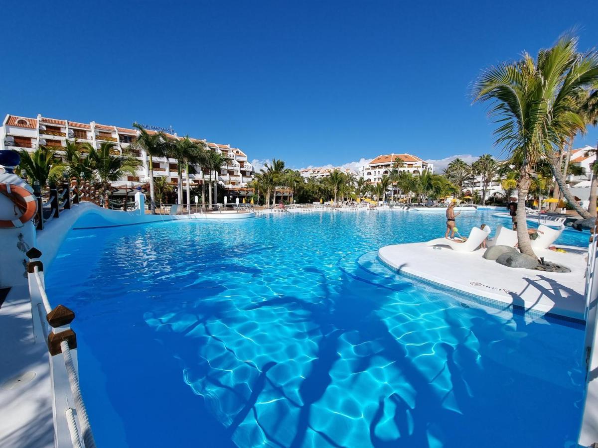 Studio Apartment No 1 Directly On The Beach And Sea, Terrace, Heated Pool, Wifi Playa de las Americas  Luaran gambar