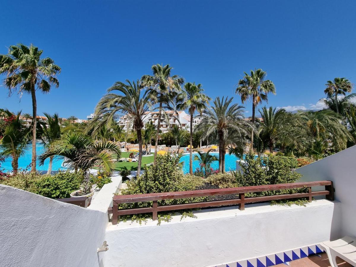 Studio Apartment No 1 Directly On The Beach And Sea, Terrace, Heated Pool, Wifi Playa de las Americas  Luaran gambar