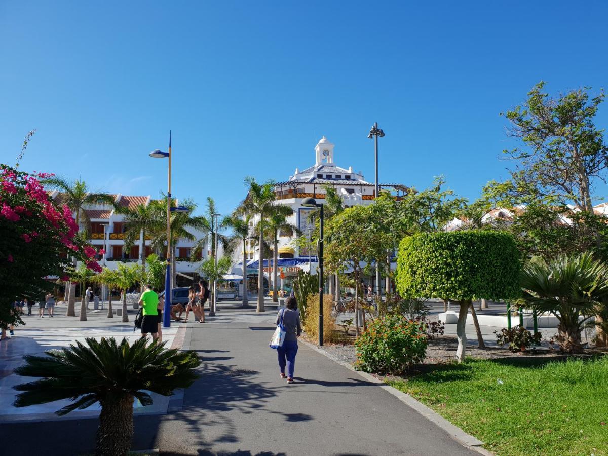 Studio Apartment No 1 Directly On The Beach And Sea, Terrace, Heated Pool, Wifi Playa de las Americas  Luaran gambar